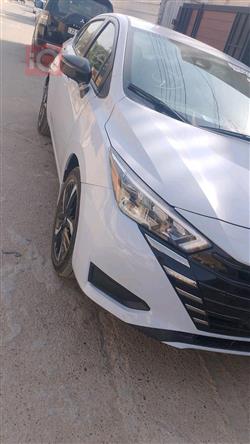 نيسان فيرسا